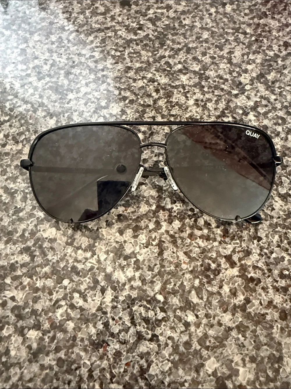 Quay Australia Black Metal Aviator Sunglasses - Picture 3 of 4